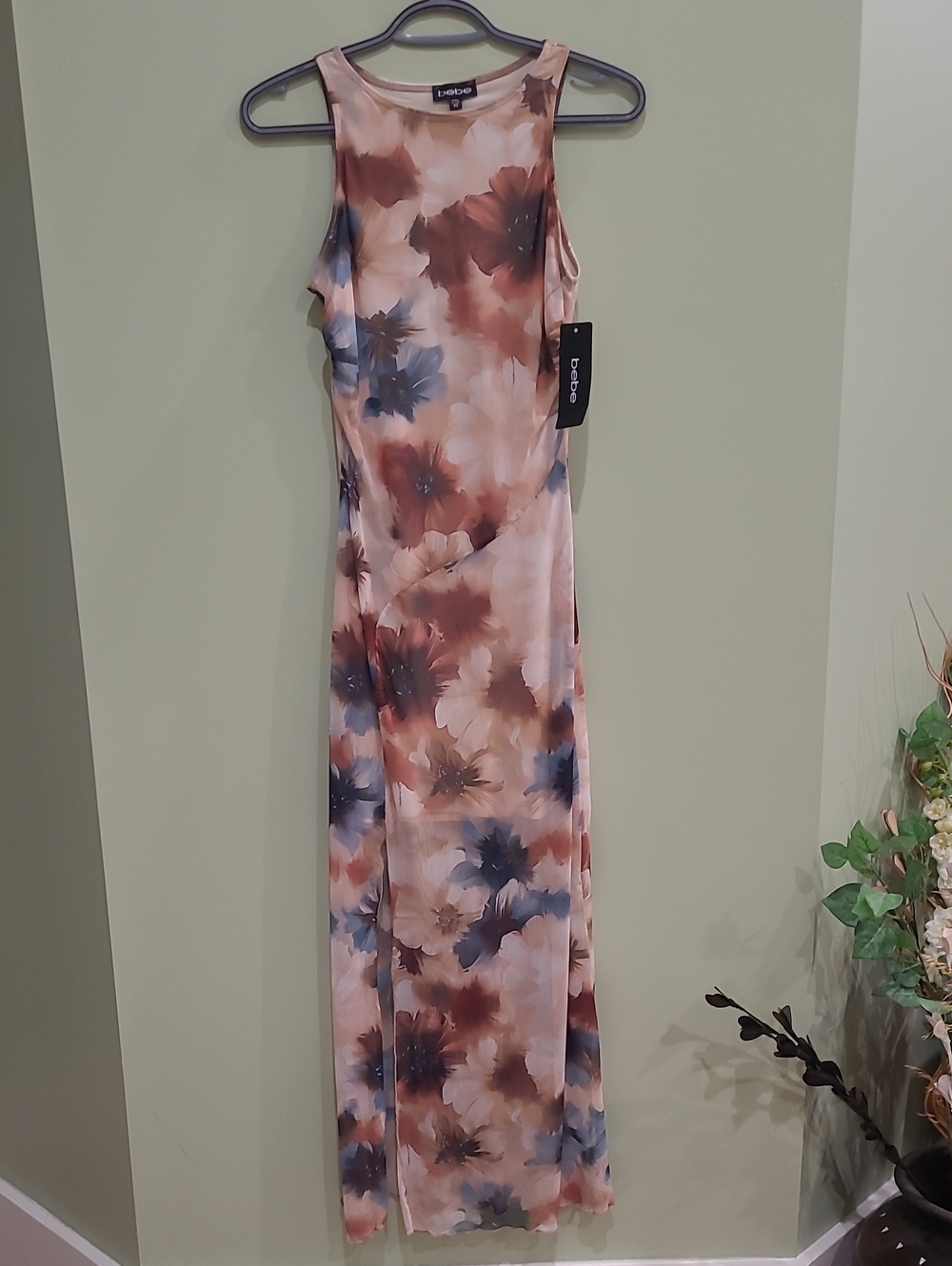 bebe Sleeveless Floral Maxi Dress in Blush, Brown & Blue